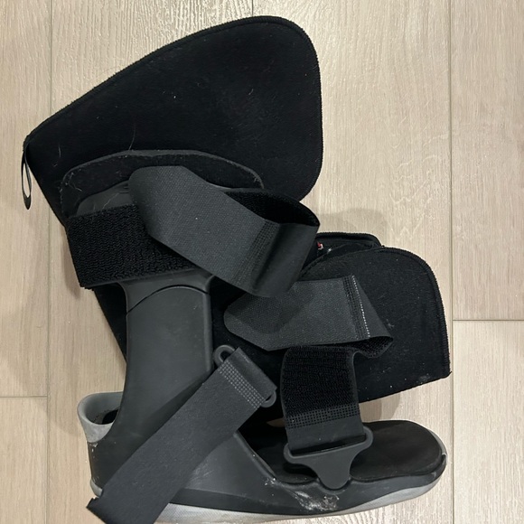 Medical Boot - Picture 2 of 3